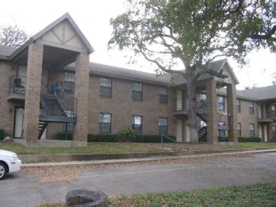 2 Bedroom 1BA 864 ft Apartment For Rent in Weatherford, TX