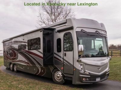 SAVE $50,000 on this 2022 Fleetwood Discovery LXE 44B