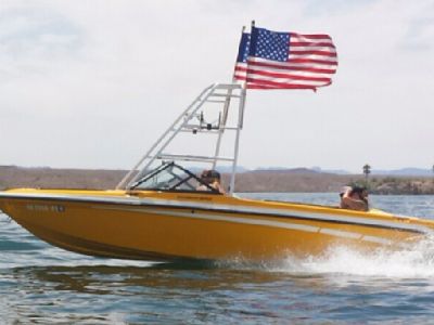 SKI Supreme wakeboard boat