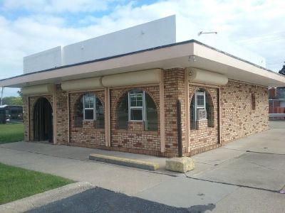 COMMERCIAL BUILDING FOR LEASE