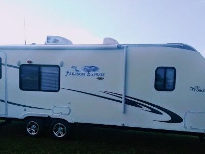 2011 Coachmen Freedom Express 246RKS
