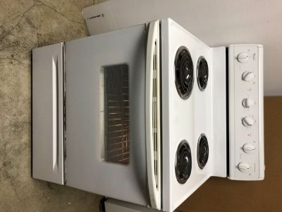 Whirlpool electric range. Works great (is plugged in & can try it), $40.00