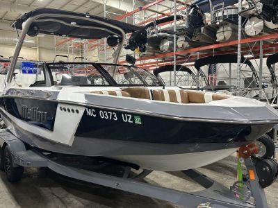 2023 Malibu 21 LX