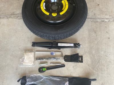 Mercedes GLC 300 suv spare tire kit New Jack kit with unused 18 inch ML350 spare