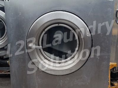 Fair Condition Speed Queen Commercial Front Load Washer 80LB 3PH SC80NCVQP60001 Used