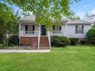 3 Bedroom 2BA 1560 ft Pet-Friendly Apartment For Rent in Greensboro, NC