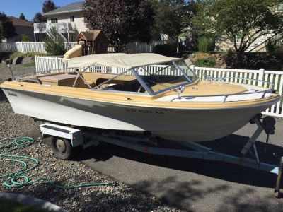 1969 Fiberform Boat
