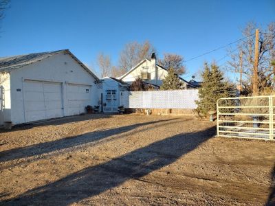 4/1 on huge fenced lot. OwnerCarry 279k.