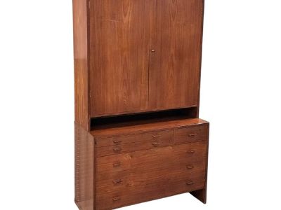Fine Mid Century Danish Modern Hans Wegner for Ry Mobler Teak 2 Part Wall Cabinet, 1950s