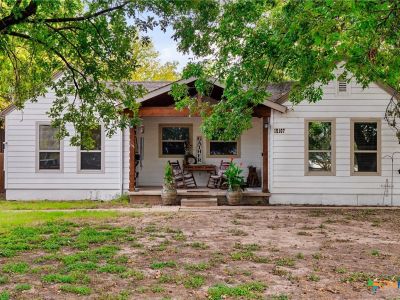 1208 ft Commercial Property For Sale in Webberville, TX