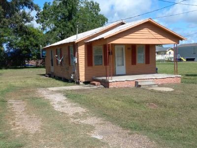 3 Bedrooms, 1 Bath Rent house available in Rayne, LA 809 Bailey Ave. NO PETS.