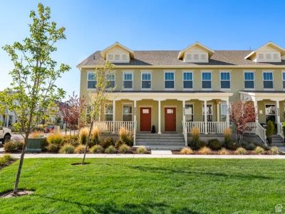 3 Bedroom 2BA 1323 ft Townhouse For Sale in SOUTH JORDAN, UT