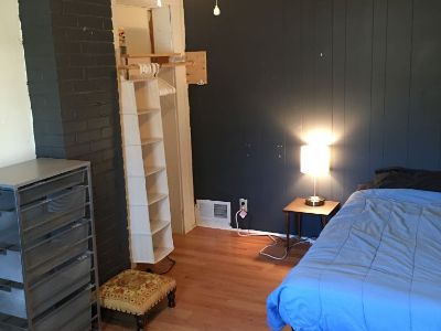 Sublet a room VERY close to JMU