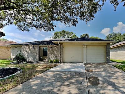 4 Bedroom 2BA 1735 ft Pet-Friendly Single Family Detached House For Rent in Houston, TX