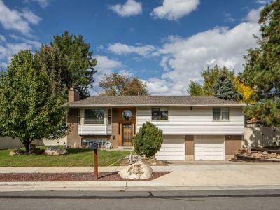4 Bedroom 3BA 1932 ft Single Family Home For Sale in SANDY, UT