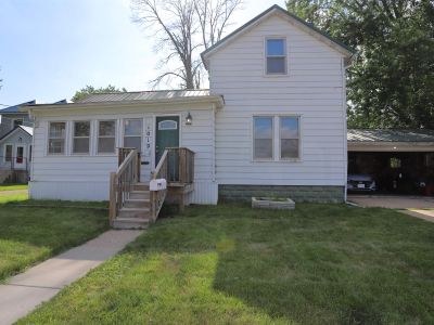 3 Bedroom 1BA 1300 ft Single Family House For Sale in Elroy, WI