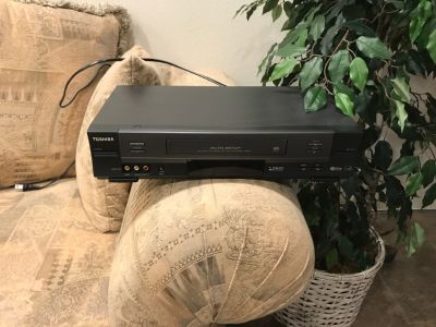 Toshiba Super VHS player