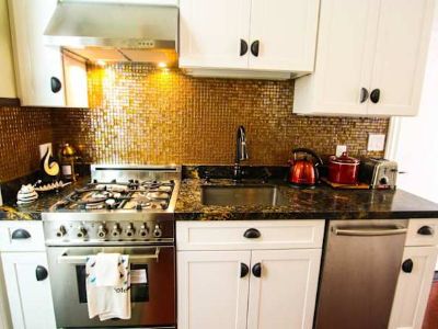 Private room with own bathroom in a House with 1 roomie, Palo Alto, CA 94304