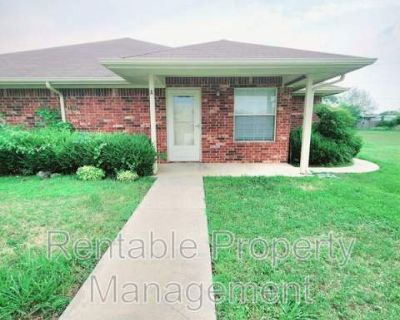 2 Bedroom 2BA 1028 ft Pet-Friendly Apartment For Rent in Bridgeport, TX