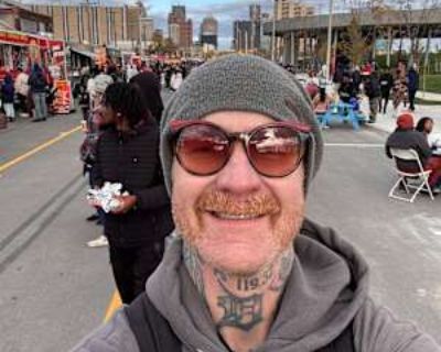 Non-smoker * Student. Budget: $650 per month. Ready to move: December 1. Looking for myself. I m about to enter into EMT school at Dorsey College, I work a lot, love chilling, clean, honest, respectful and are easy to get along. Looking for a quiet and amazing place.