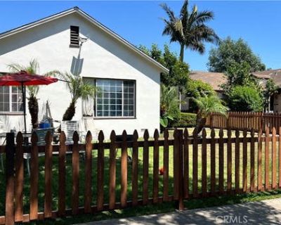 6098 ft Duplex For Sale in SANTA ANA, CA