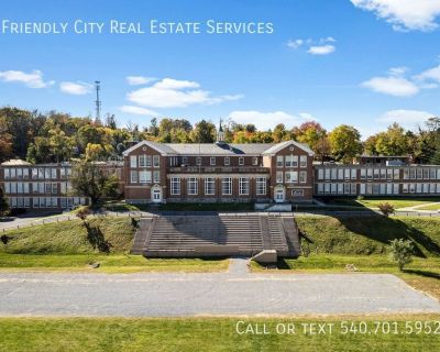 2 Bedroom 1BA 825 ft Pet-Friendly Apartment For Rent in Staunton, VA