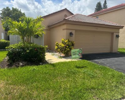 3 Bedroom 2BA 1353 ft Single Family Home For Rent in Weston, FL