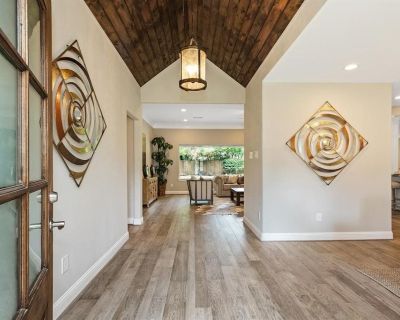 M&M Upgraders would like to offer our superior craftsmanship. We are diligent in bringing our customers the best price possible, along with unmatched service. We pride ourselves with attention to detail, flexibility, and commitment to excellence.

Interior & Exterior painting 

Siding

Flooring 

Drywall 

Frame Work 

Carpentry 

Tile 

Laminate

Demolition 

bathroom makeover

kitchen remodel...