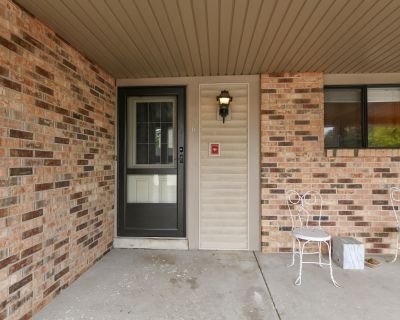 2 Bedroom 1BA 1308 ft Condo For Sale in Racine, WI