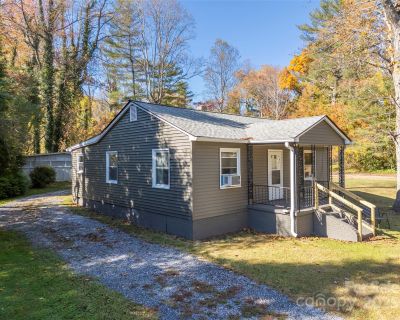 2 Bedroom 1BA 1094 ft Single Family Home For Sale in Laurel Park, NC