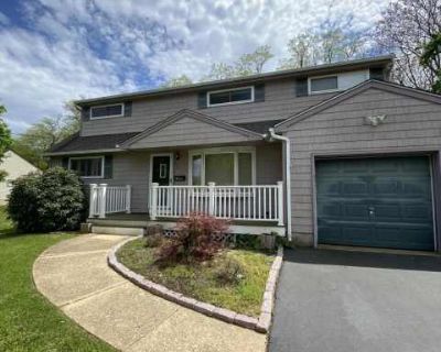 4 Bedroom 2BA 1415 ft Furnished Apartment For Rent in Monmouth County, NJ