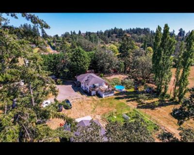$4500 Available now/flexible move in date including Nov 1, Nov 15, Dec 1 etc. 5 bedroom, 2 bath older home with beautiful country views from most windows on private, 1.5 acre property. Down a long country lane lies a little piece of paradise but only a 3 minute drive or 8 min walk to Victoria General Hospital and the shops at Eagle Creek Village! Bus stop for #22 at end of driveway. Huge fenced...