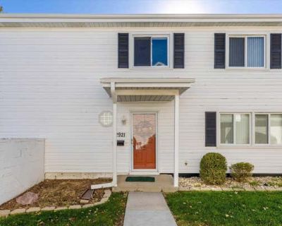 2 Bedroom 1BA 924 ft Condominium For Sale in OMAHA, NE