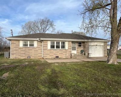 3 Bedroom 1BA 1004 ft Single Family Residence For Sale in Big Cabin, OK