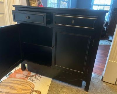 Black, 40 long x 11 deep by 36 tall Fair Chance Policy: I ll wait before choosing a recipient to give more people a chance to reply. Check out the pictures at: