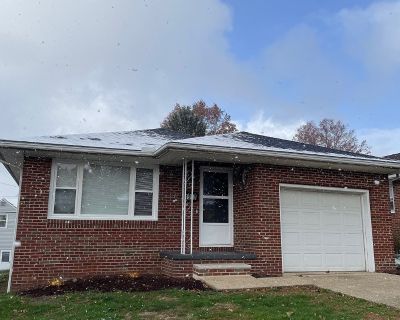 3 Bedroom 1BA 1090 ft Single Family Home For Rent in Akron, OH