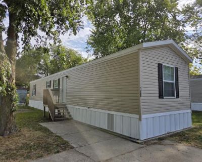 3 Bedroom 2BA 924 ft Mobile Home For Rent in Pontiac, IL