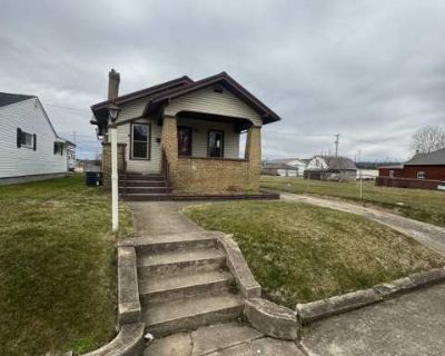 3 Bedroom 1BA 1071 ft Pet-Friendly Apartment For Rent in Ironton, OH