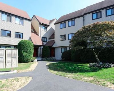 2 Bedroom 1BA 1093 ft Condo For Sale in Norwalk, CT