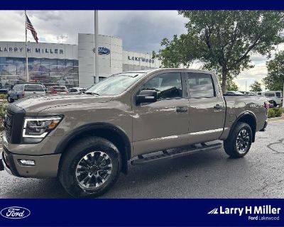 2024 Nissan Titan 4X4 PRO-4X 4DR Crew Cab