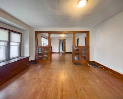 6 Bedroom 3BA 2140 ft Pet-Friendly Apartment For Rent in Muncie, IN