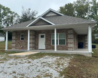 2 Bedroom 2BA 1300 ft Pet-Friendly Apartment For Rent in Newton County, MO