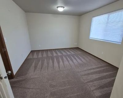 Pet friendly $950 per month room to rent in Atlasta Mobile Park