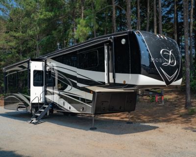 2020 DRV LUXURY SUITES Mobile Suites 41 RKSB4