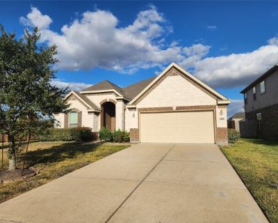 3281 Havenwood Chase Ln. This beautiful, single-story home features 3 spacious bedrooms, 2 full bathrooms, and a versatile study/flex room. It offers granite countertops, stainless steel appliances, and an open-concept kitchen which flows into the family room. This gem is located on one of the most desirable lots in the neighborhood. Enjoy friends and family with this spacious covered backyard ...