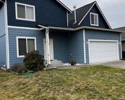 3 Bedroom 2.5BA 1610 ft Apartment For Rent in Yelm, WA