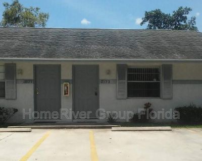 2 Bedroom 1BA 800 ft Pet-Friendly Apartment For Rent in Port St. Lucie, FL