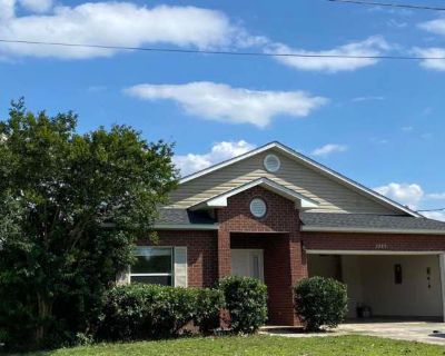 3 Bedroom 2BA 1936 ft Apartment For Rent in Washington County, FL