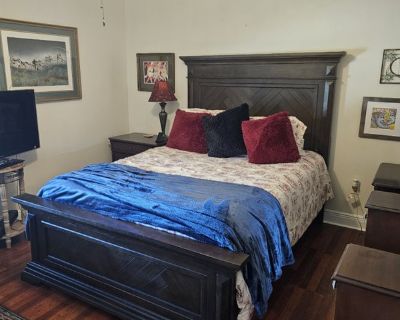 Total rooms: 3. Deposit: $250.00 * Utilities included?: Yes * Fees apply?: No. References required. No preference. Non-smoking. Not for couples. Age preference: 18 - 99. Furnishings: Furnished * Parking: Yes * Garage: No * Yard/patio: Yes * Balcony/roof terrace: No * Disabled access: No * Living room: shared * Broadband included: Yes. Availability Available Now Minimum term None Maximum term No...