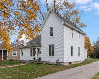 3 Bedroom 2BA 1466 ft Single Family Home For Sale in CHELSEA, MI